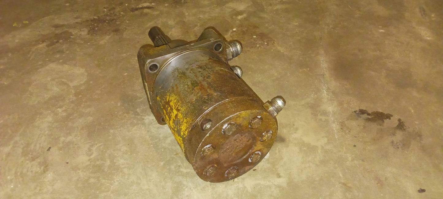 Hydraulic Drive Motor D127145 CASE 1825 1835 1835B