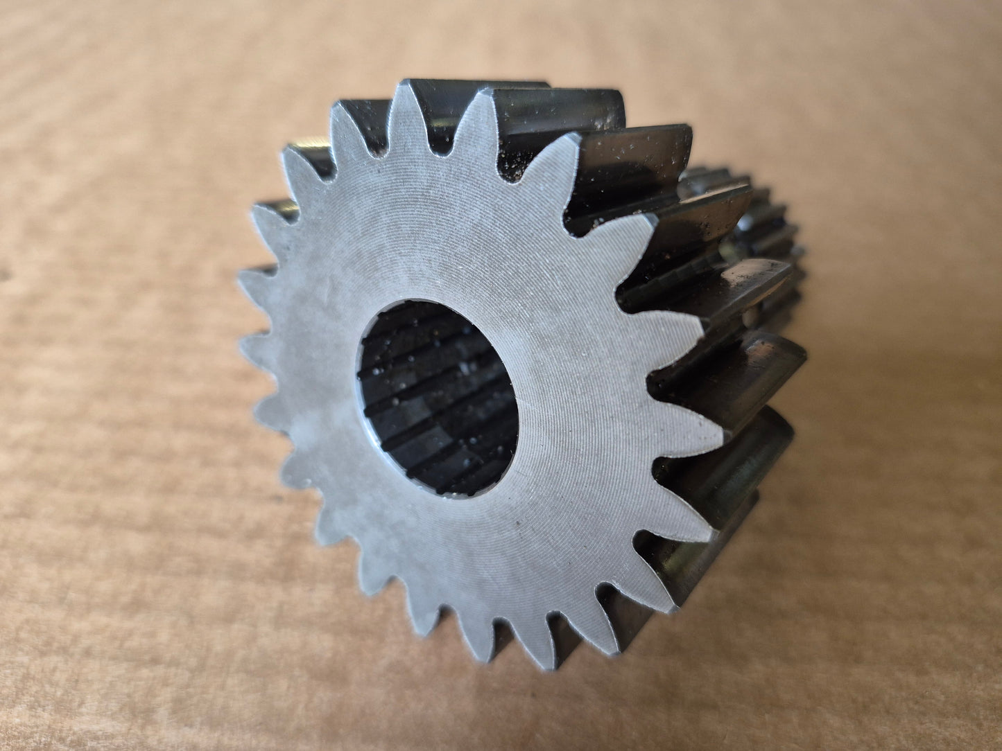 Pinion Gear 9829922 New Holland LS170