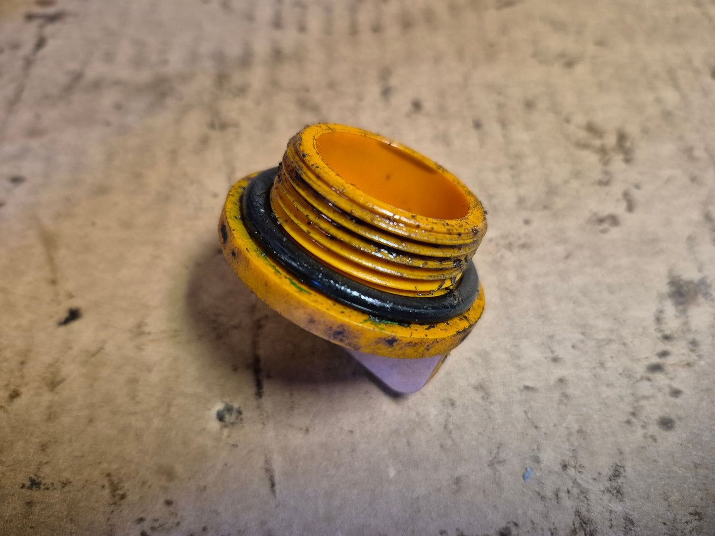 Oil Fill Cap M805710 John Deere 3215B