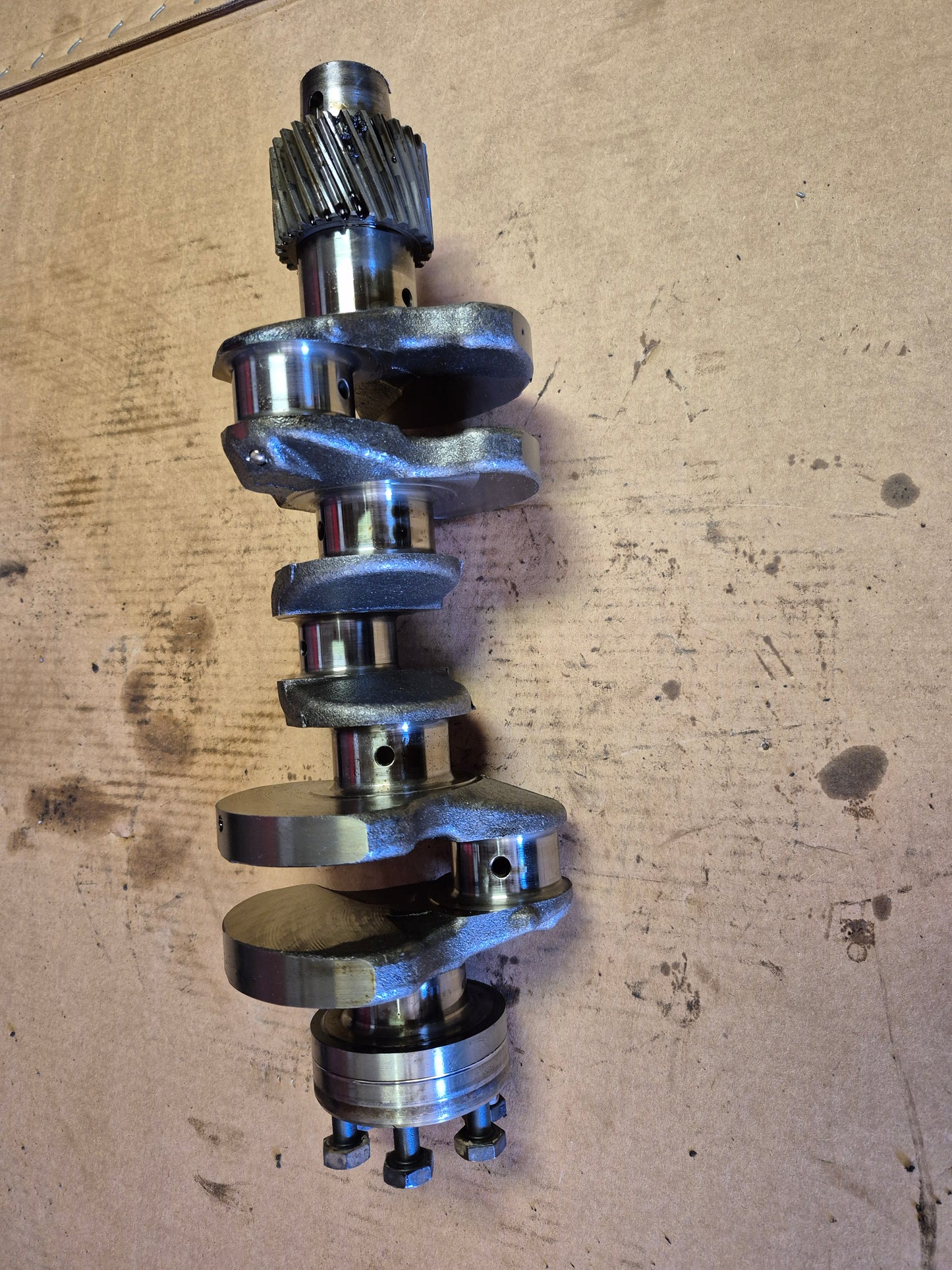 Crankshaft AM878526 John Deere 3215B