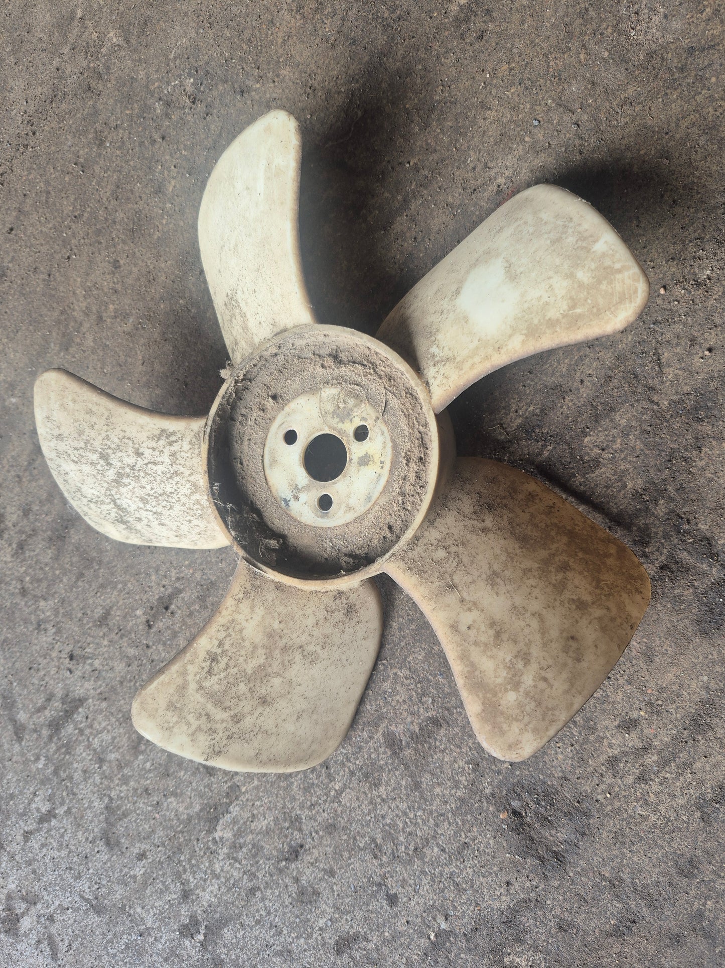 Fan M70870 John Deere 265 Tractor