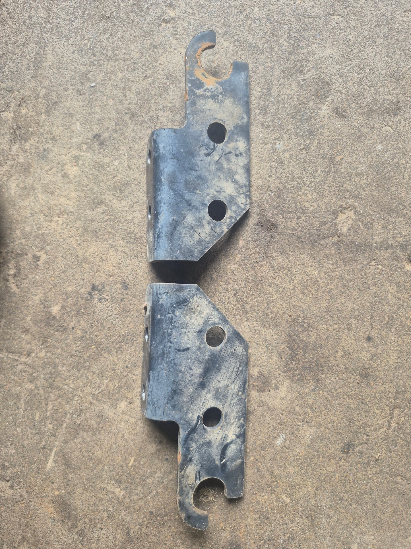 RH & LH Hood Bracket M92958 John Deere 265 Tractor