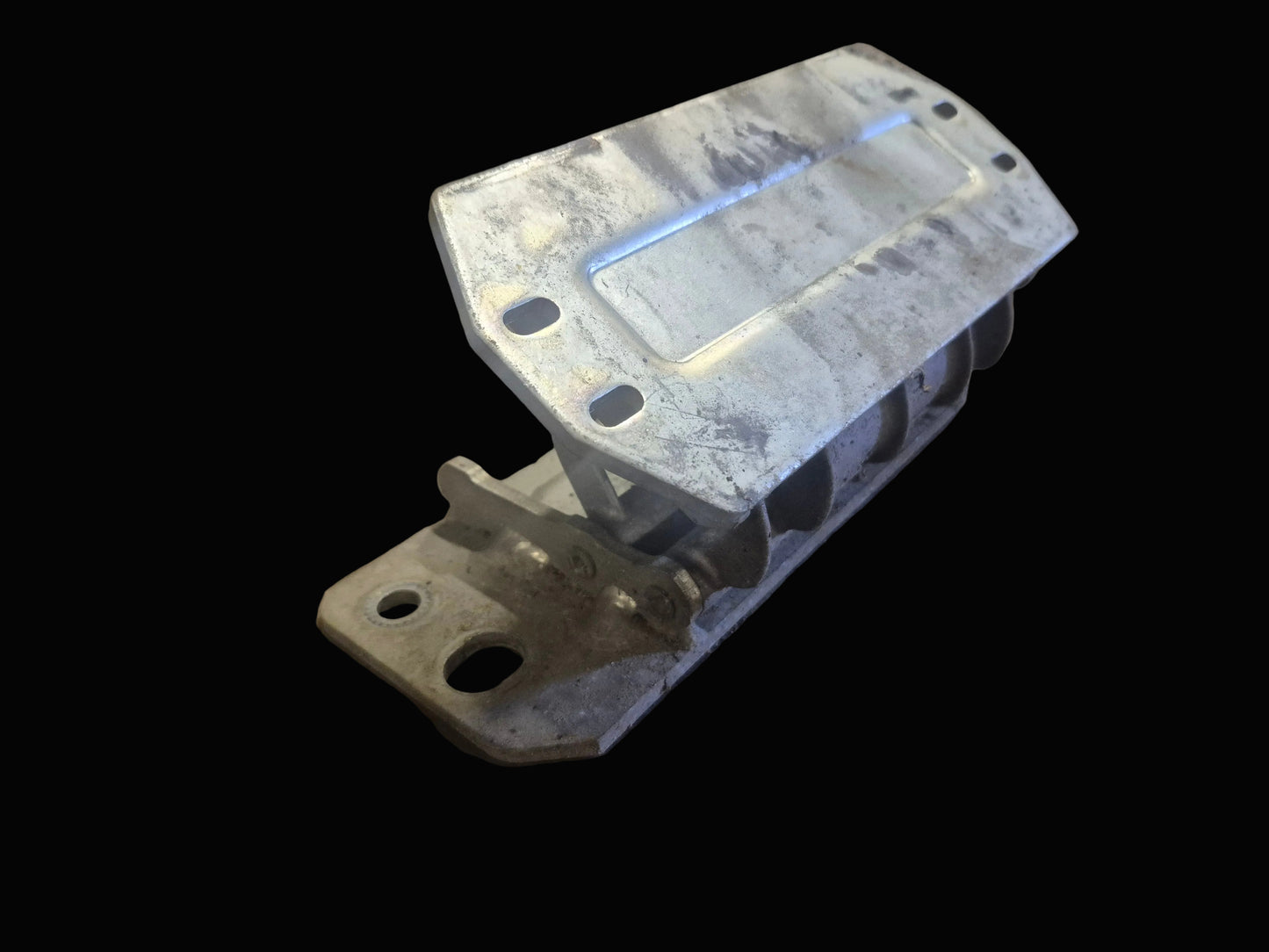 Hood Hinge Assembly 87340129 New Holland T4020 T4030 T4040 T4050 TN60A TN60DA TN60SA TN70A TN70DA TN70SA TN75A TN75DA TN75SA TN85A TN85DA TN85SA TN95A TN95DA