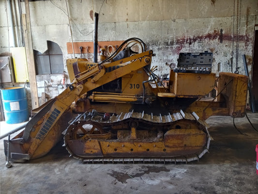 CASE 310E Crawler Loader - Dismantled For Parts