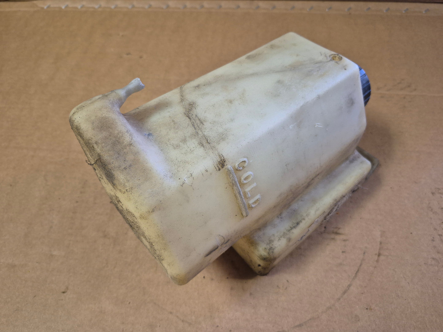 Coolant Reservoir 86501331 New Holland LS170