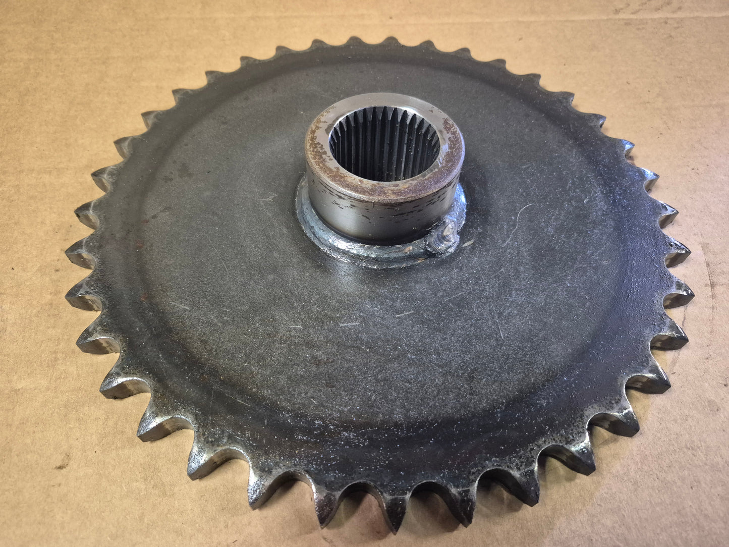 Drive Sprocket 9841242 New Holland LS170