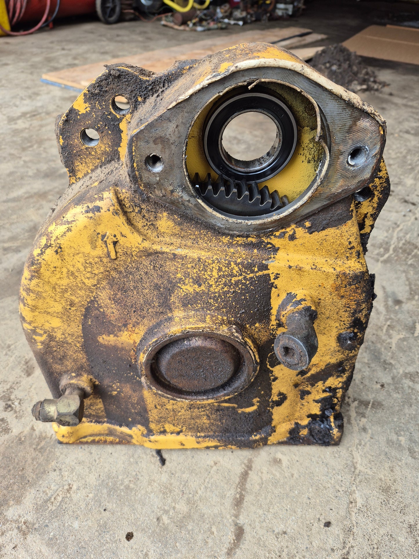 Gearbox 86610471 New Holland LS170