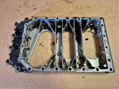 Intermediate Housing M800996 John Deere 3215B