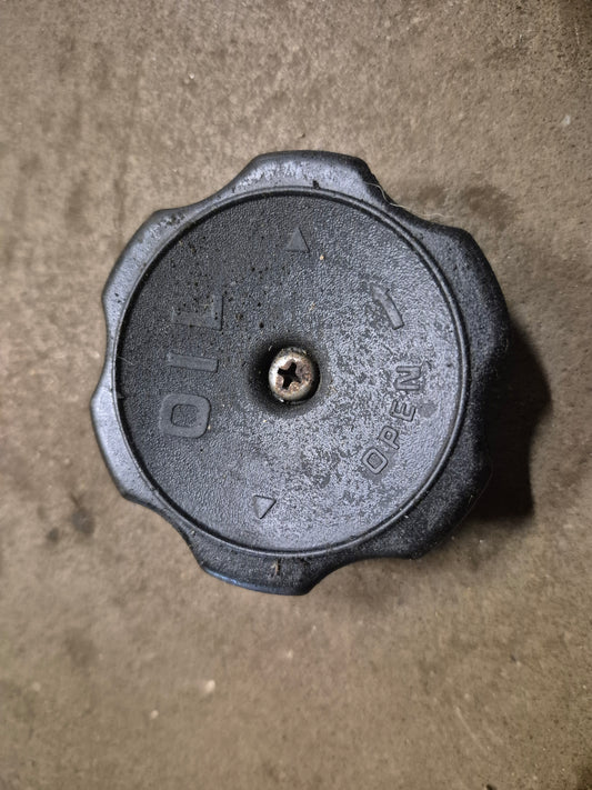 Oil Fill Cap 6632701 Bobcat 742