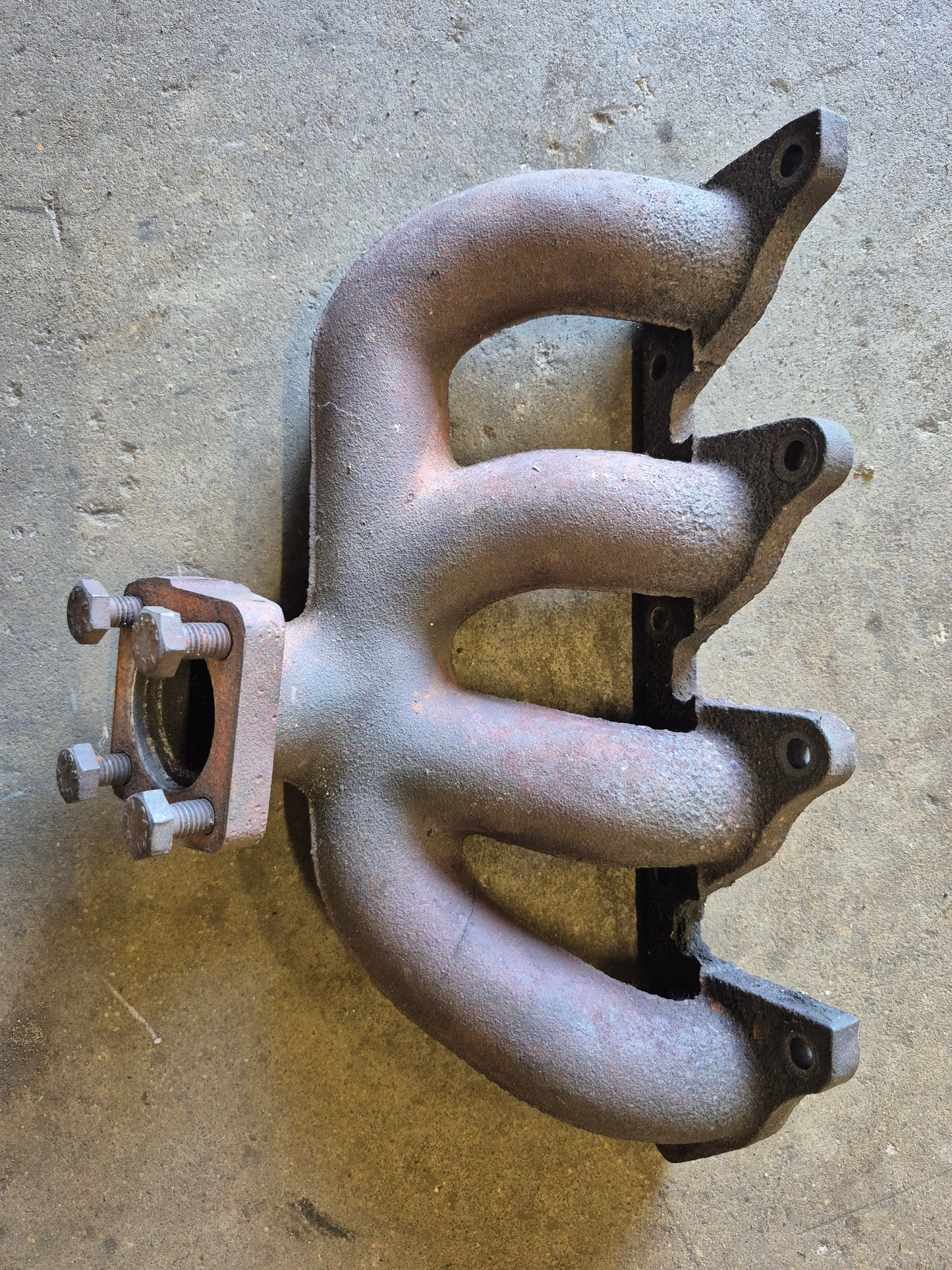 Exhaust Manifold 6632627 Bobcat 742