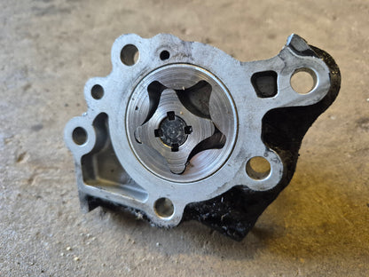 Oil Pump 6632732 6632733 Bobcat 742