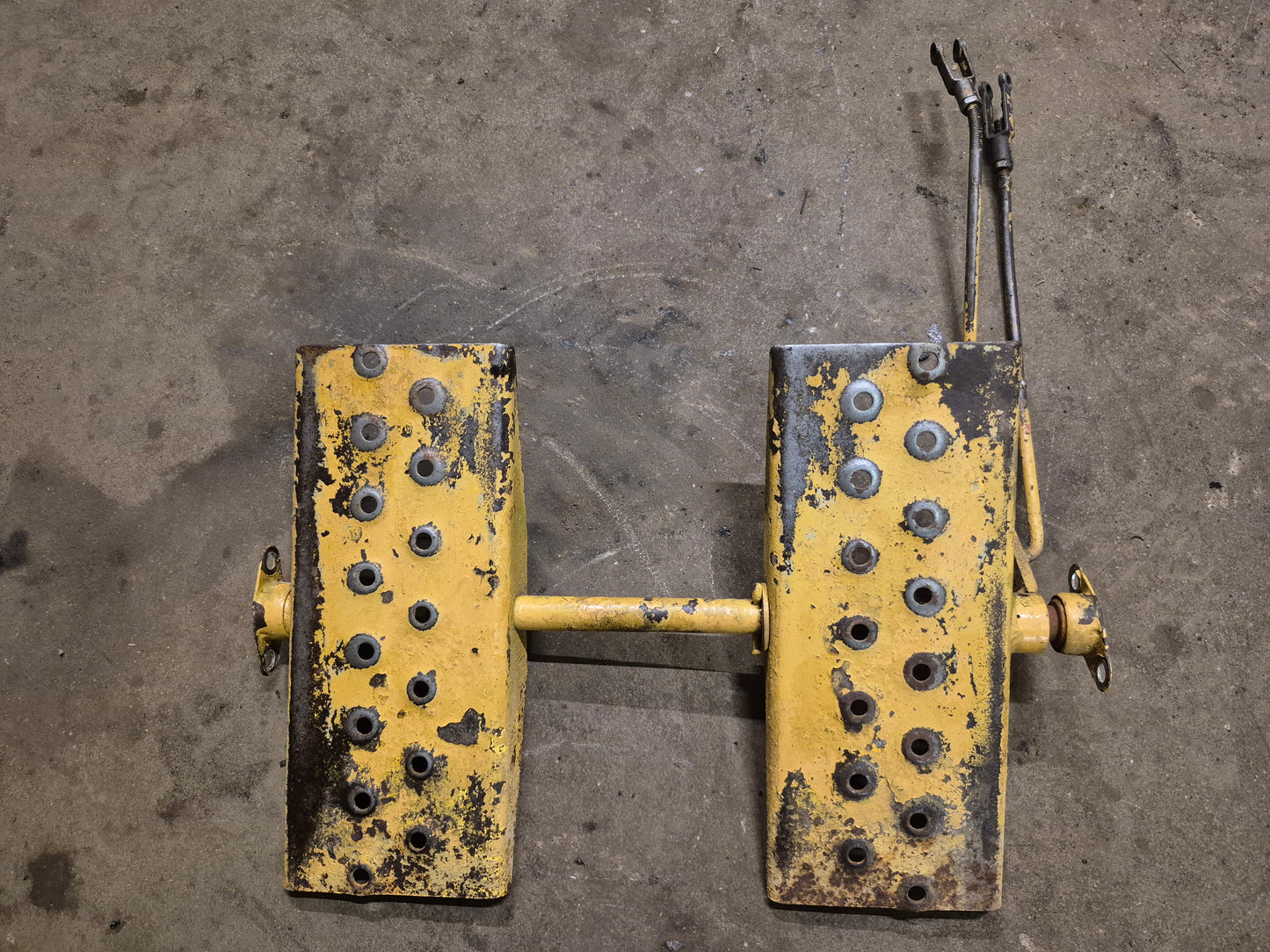 Foot Pedal Assembly 1997889 197890 New Holland L775