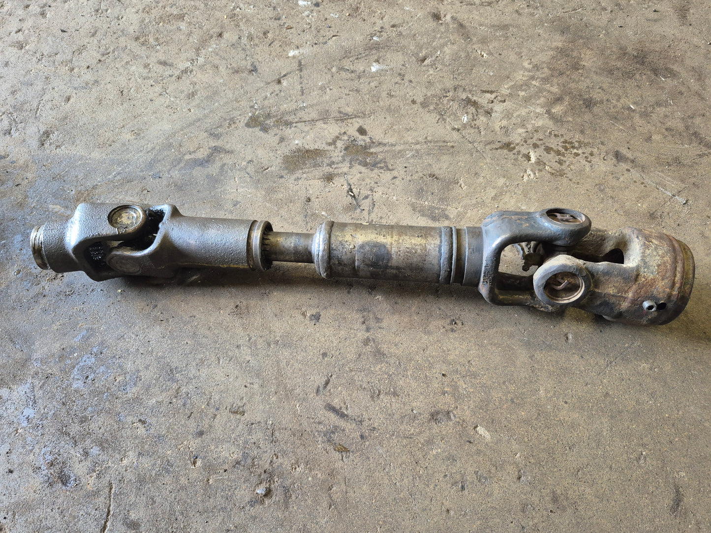 Engine Driveshaft 623605 New Holland L775