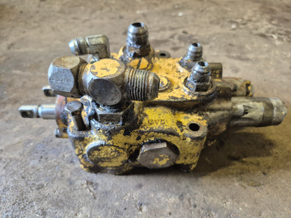 Hydraulic Control Valve 86517013 New Holland L35  L775