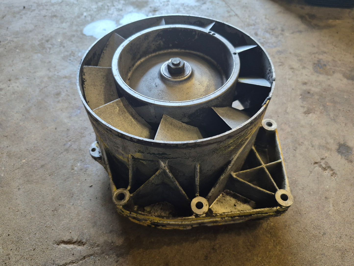 Engine Fan Deutz F3L913 New Holland L775