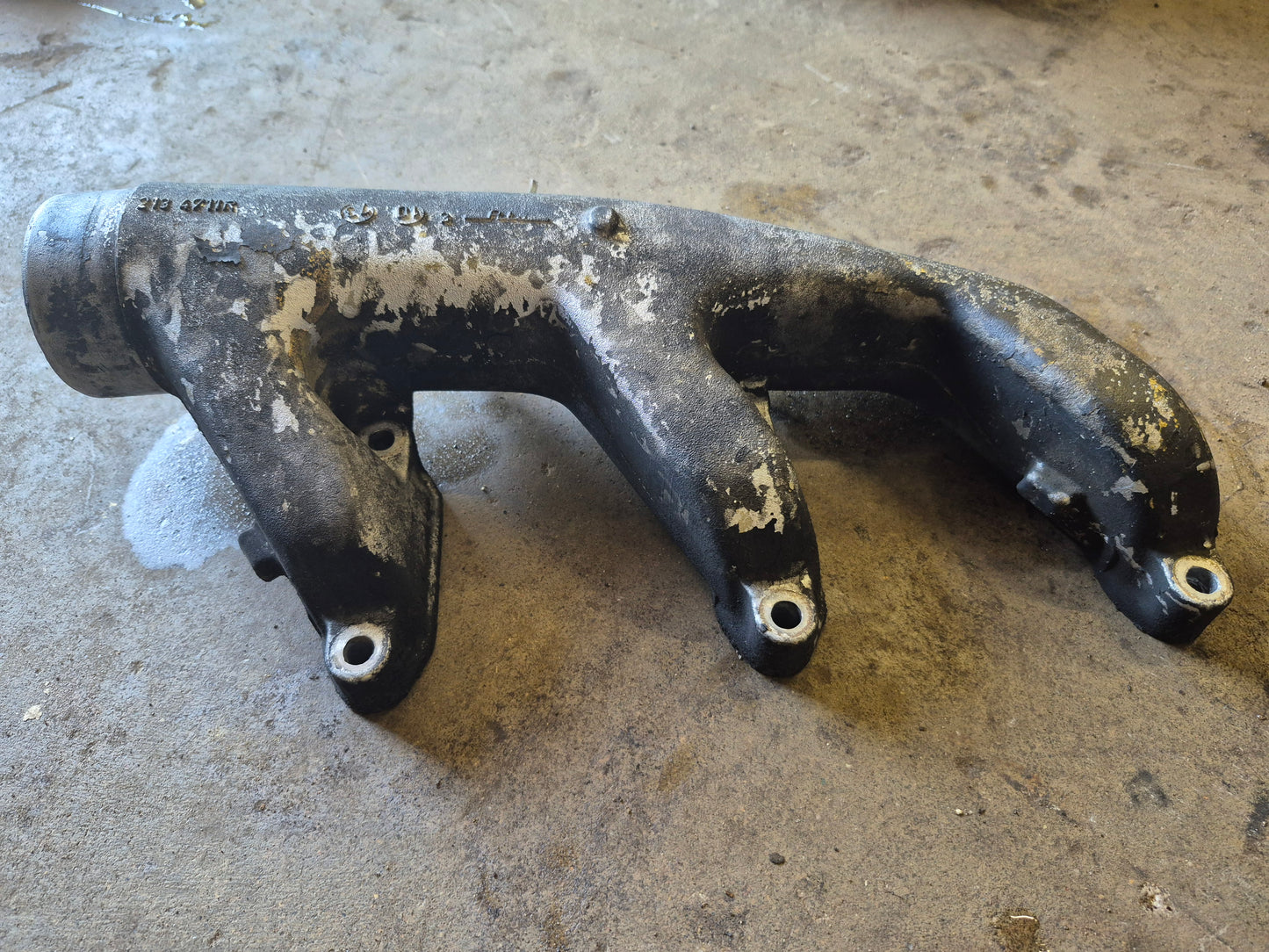 Intake Manifold Deutz F3L911/912 New Holland L775