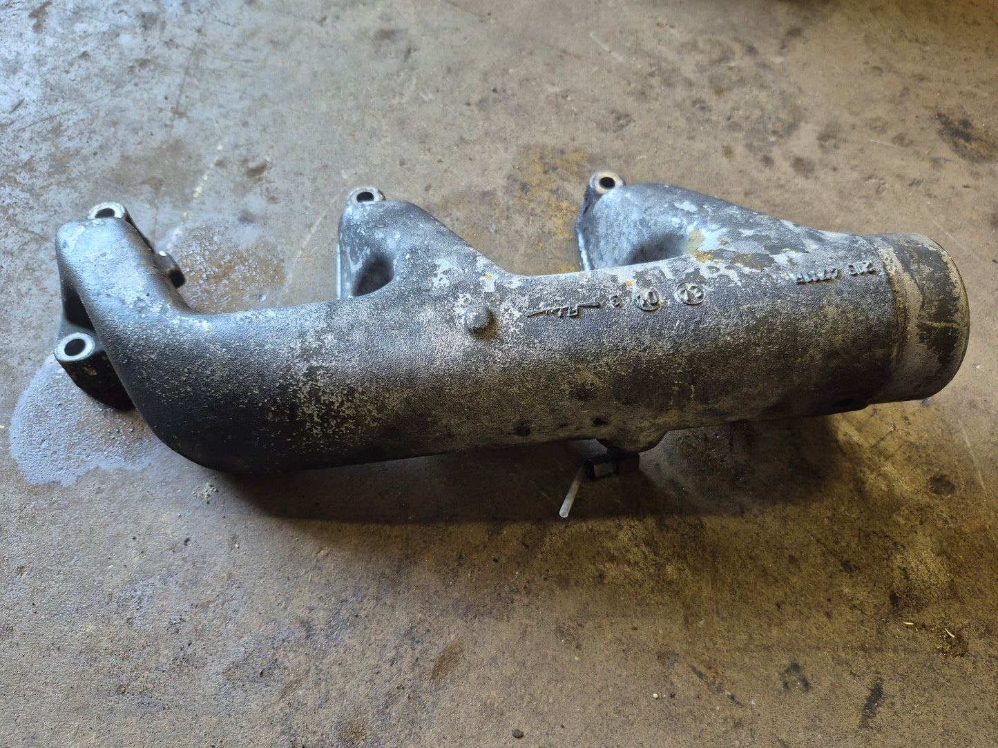 Intake Manifold Deutz F3L911/912 New Holland L775