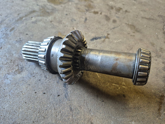 Gearbox Output Shaft 196936/196578 New Holland L775