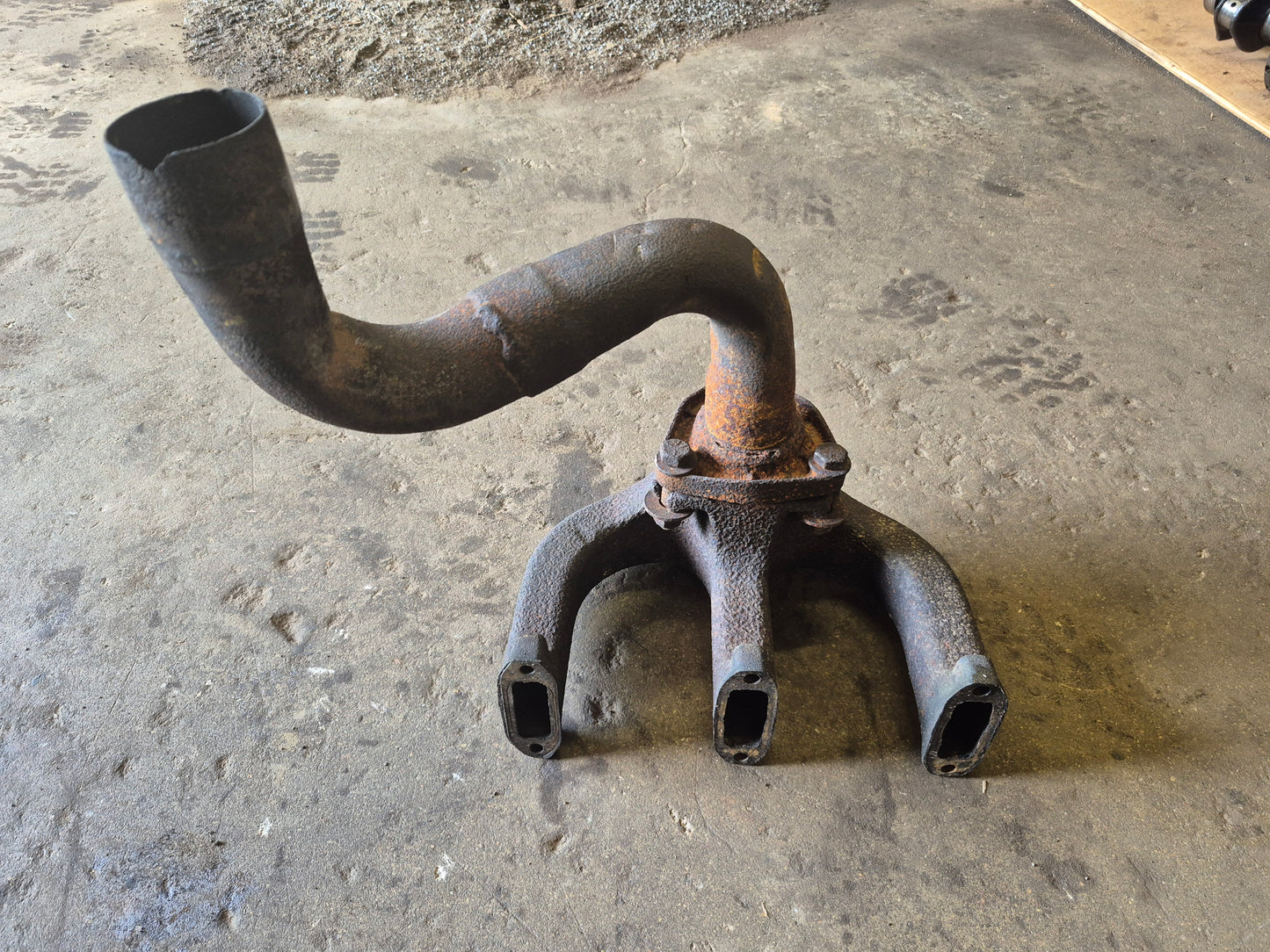 Exhaust Manifold Deutz F3L911/912