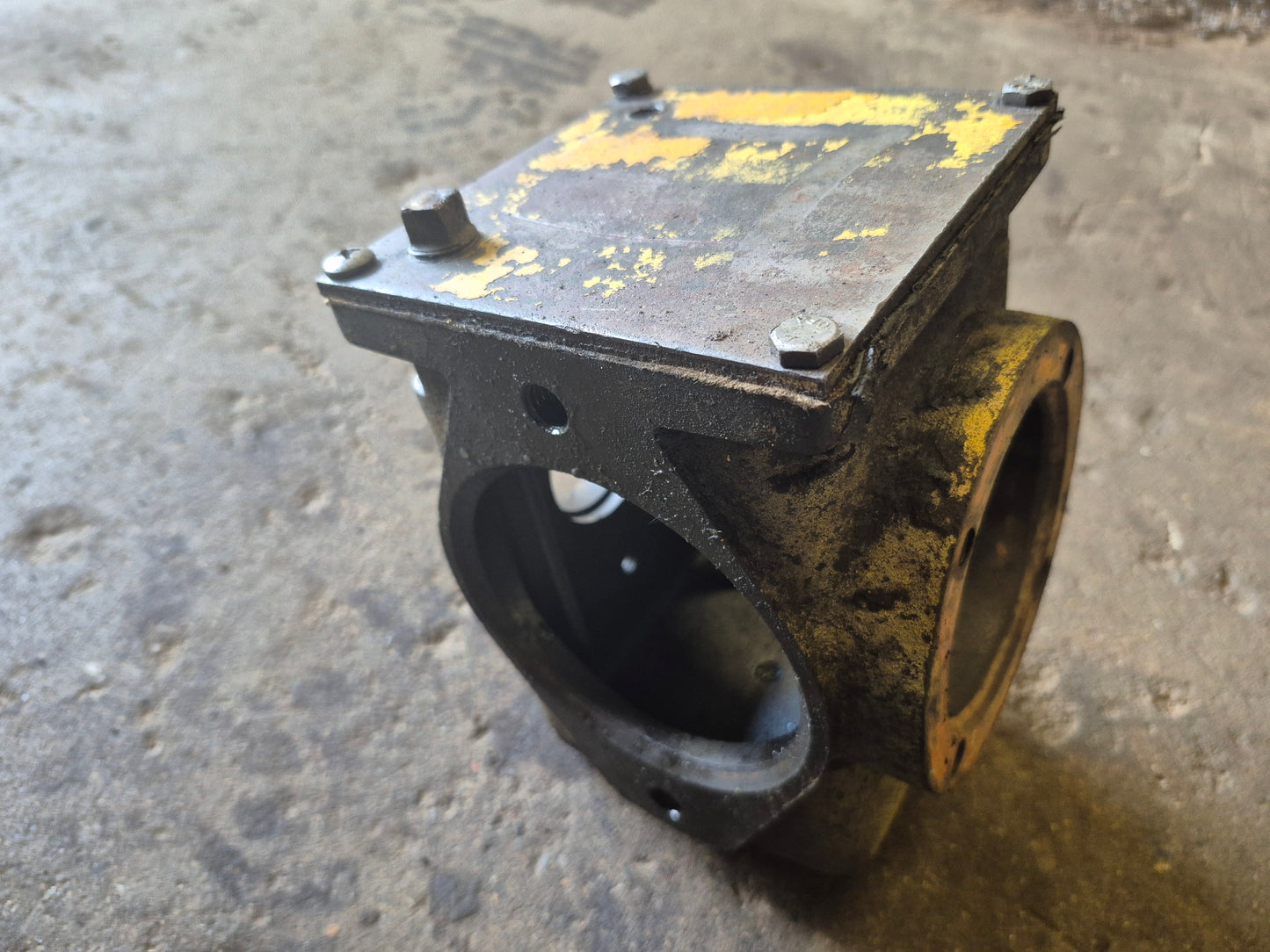 Gearbox Housing 196933 New Holland L775