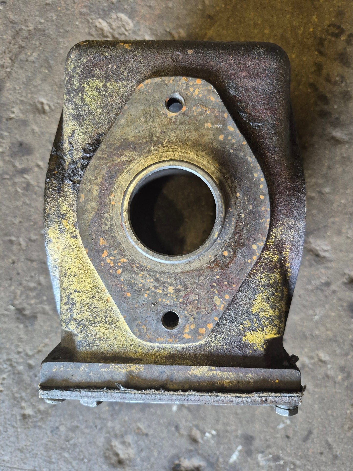 Gearbox Housing 196933 New Holland L775