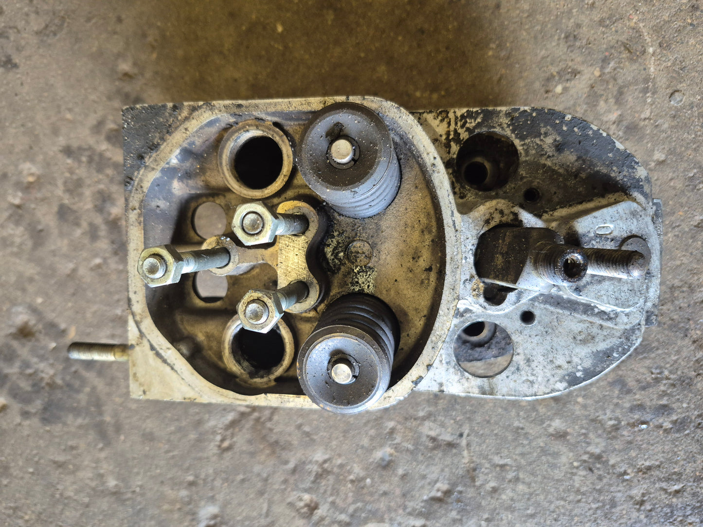 Cylinder Head Deutz F3L911/912