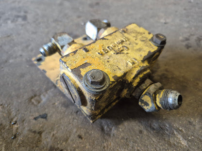 Flow Proportion Divider 197825 New Holland L775