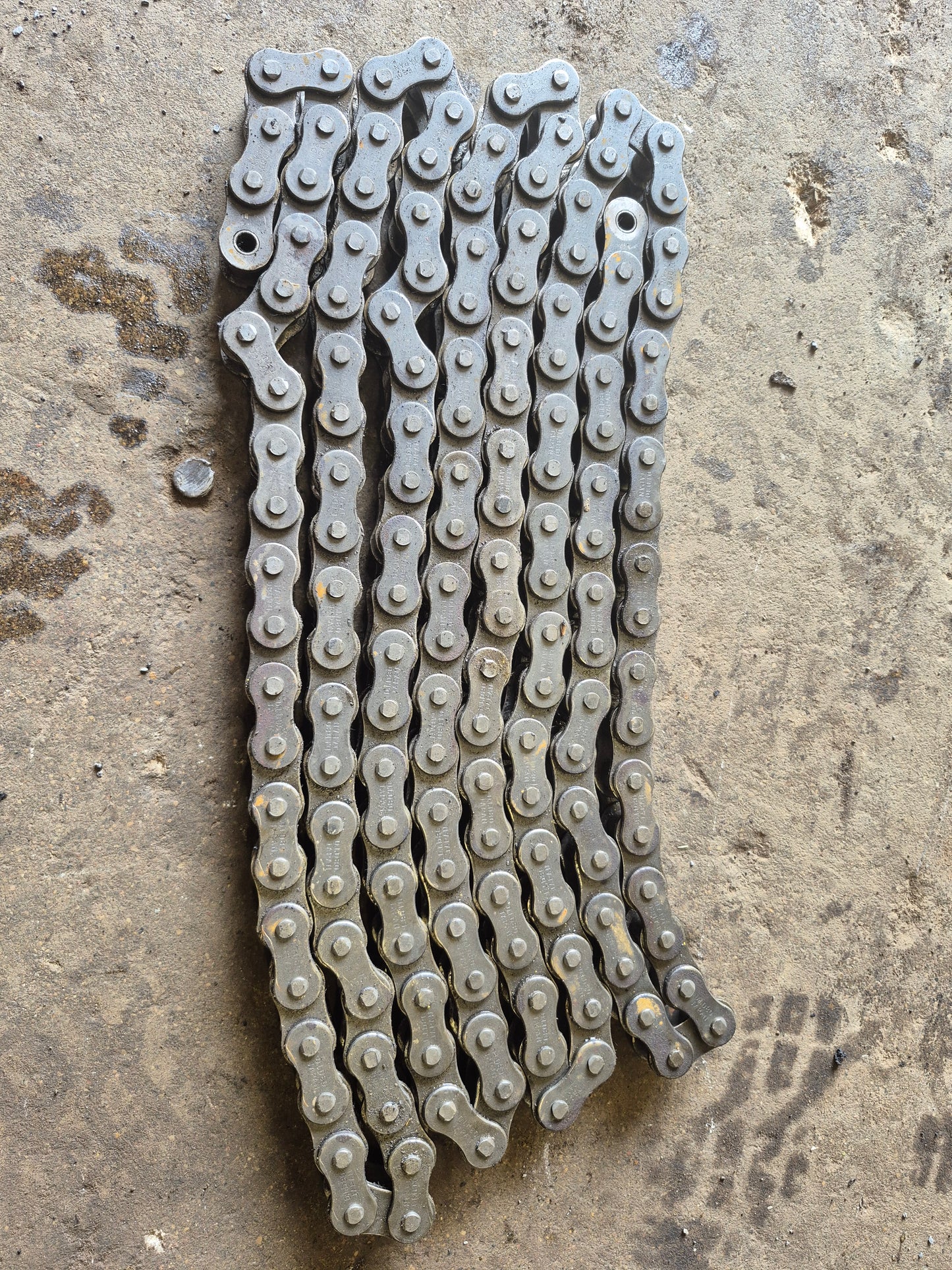 #80 Chain 213533 New Holland L775