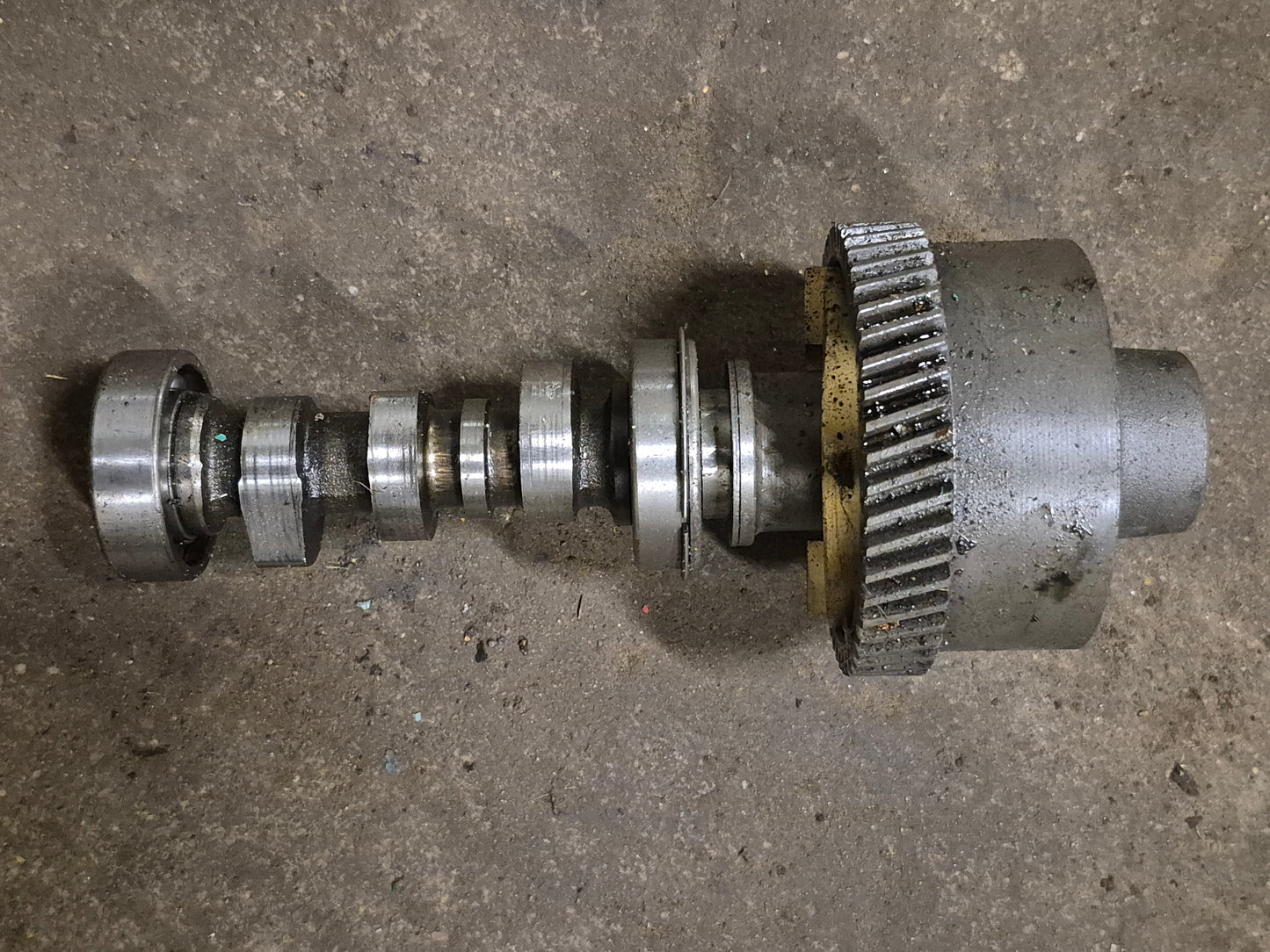 Fuel Injection Pump Camshaft 15381-16170 15261-51150 Kubota D950 Engine