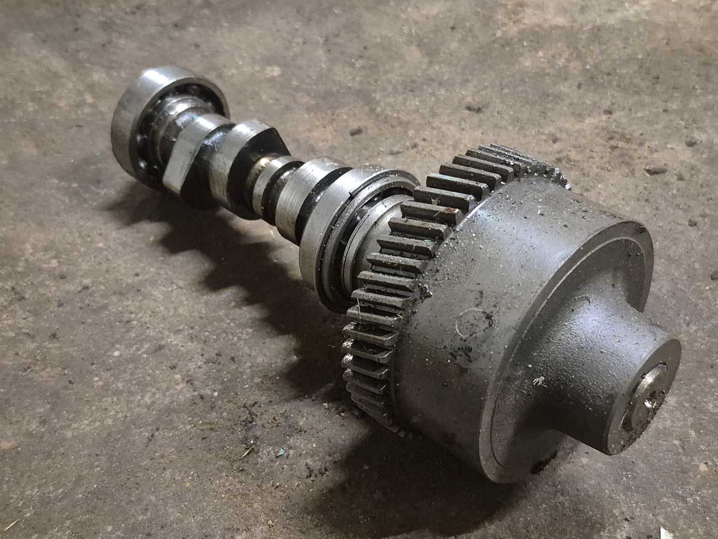 Fuel Injection Pump Camshaft 15381-16170 15261-51150 Kubota D950 Engine