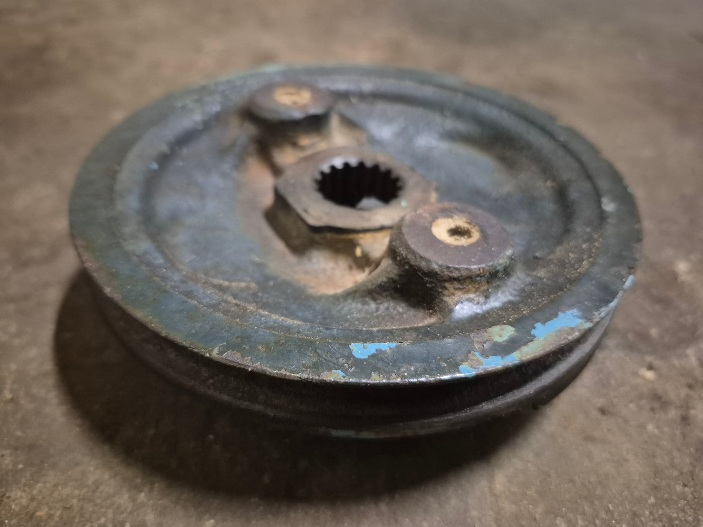 Crankshaft Pulley 15393-74280 Kubota D950 Engine