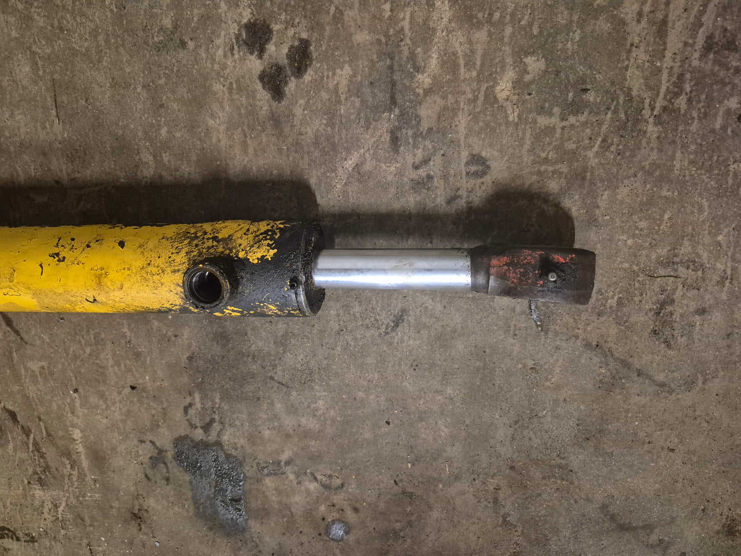 Lift Cylinder Power Angling D28219 CASE 310G