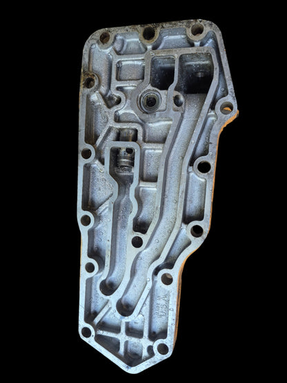 Oil Filter Head J918954 3918954 Cummins 4B 4BT 6B 8BT NH/NT855