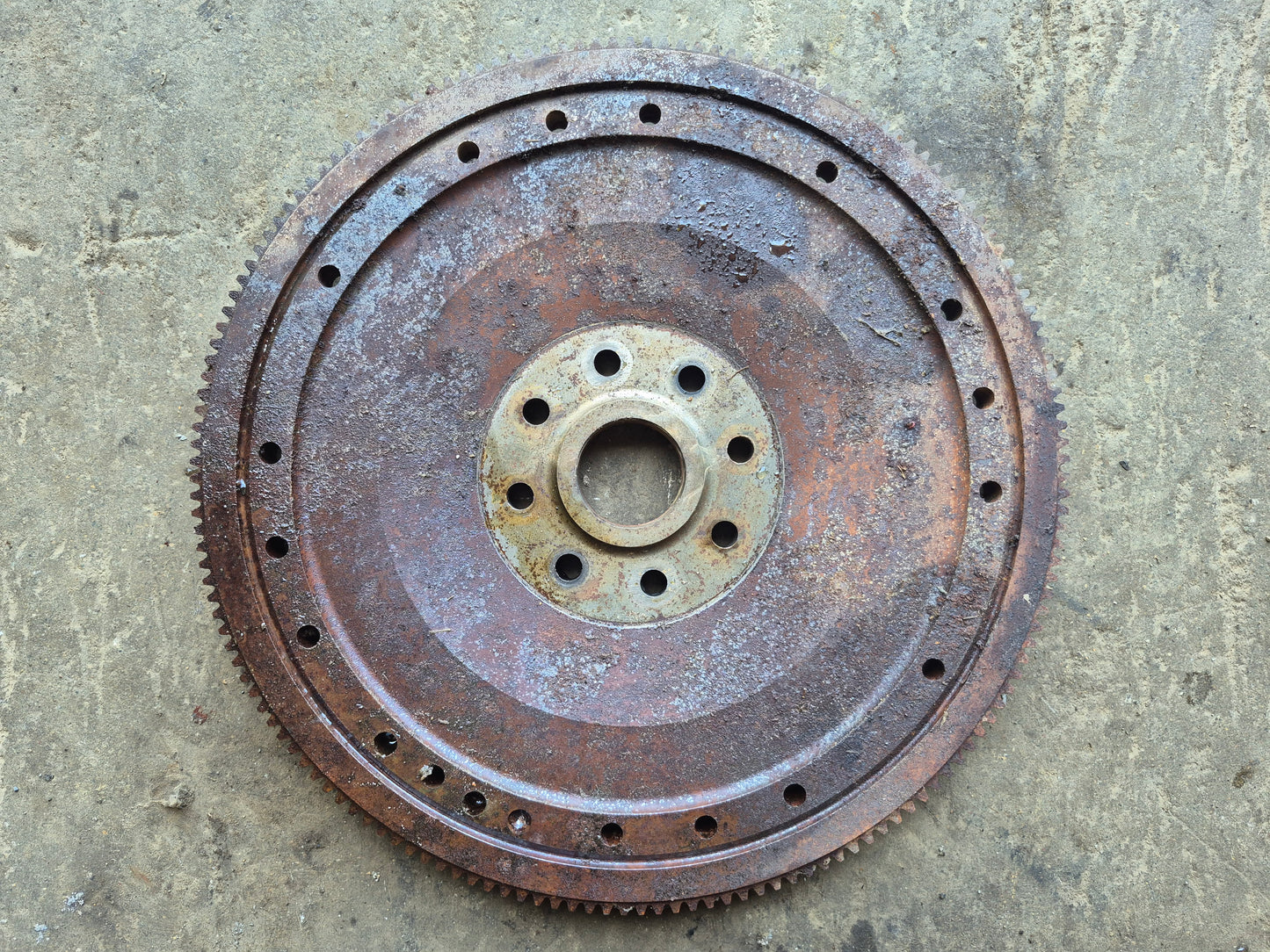 Flywheel J902569 3902569 CASE 1840 1845C 75XT 85XT 90XT 95XT