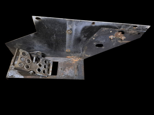 RH Foot Pedal & Sheild 6577930 Bobcat 843 843B