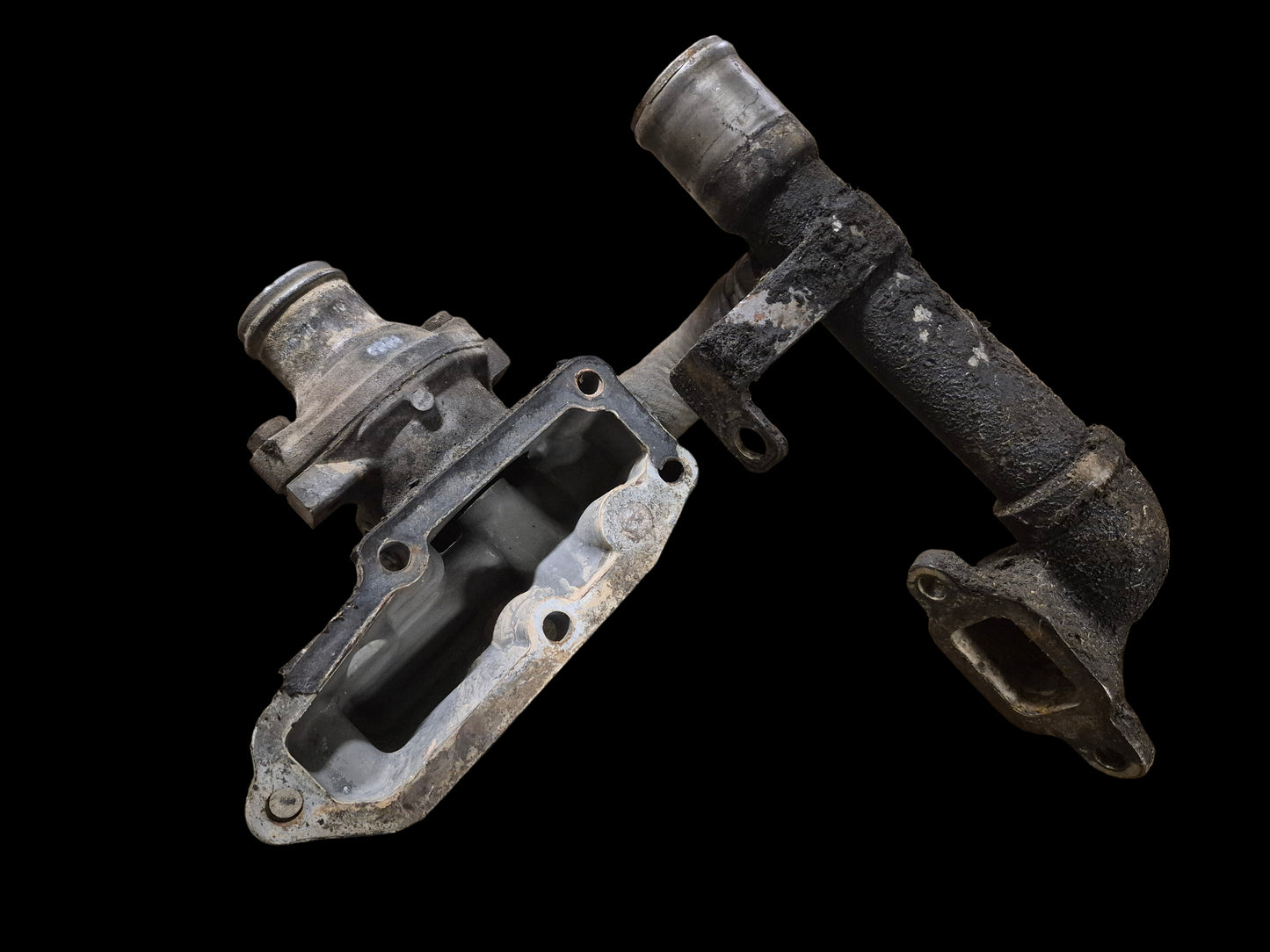 Thermostat Housing 6631872 6631774 6569218 6631873 Isuzu 4JB1 Bobcat 843B 853