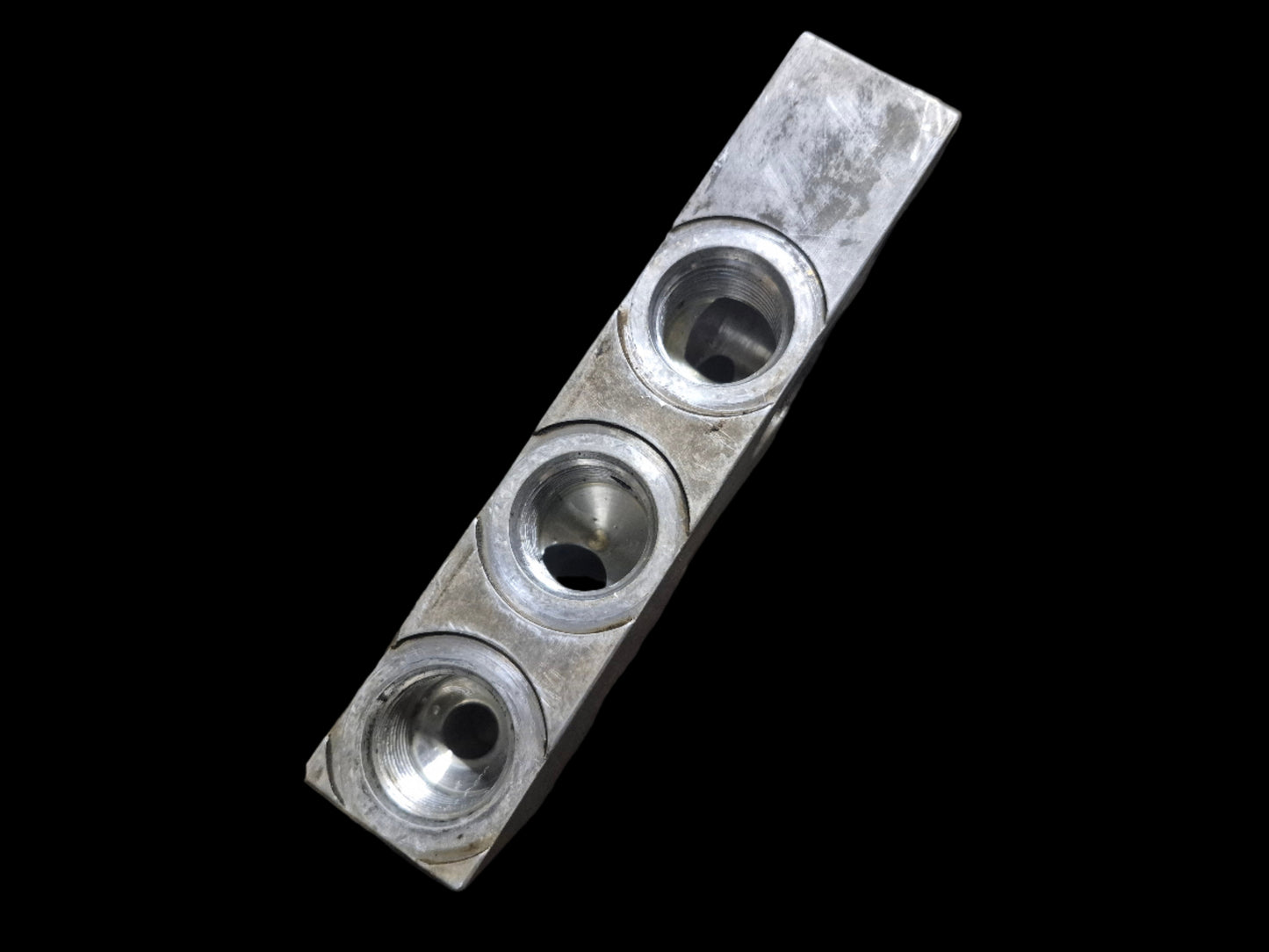 Check Valve Manifold 104702A4 CASE 1835C 1840 1845C