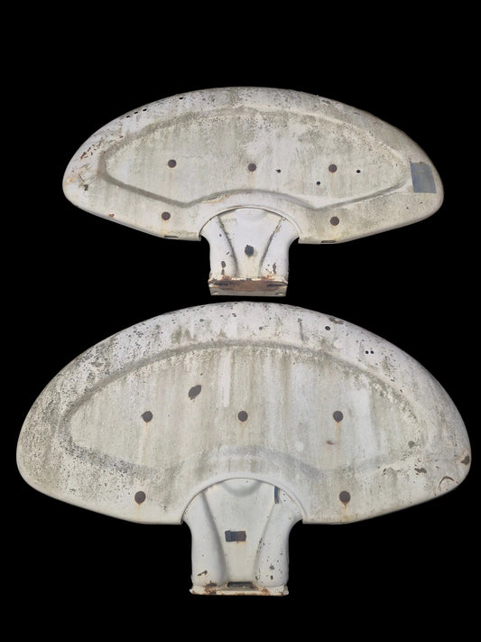 Rear Fenders (RH & LH) 81816643 Ford 2000 2150 2300 2310 2600 2810 2910 3000 3100 3230 3300 3400, 3500, 3600, 3900, 4000, 4400 4500