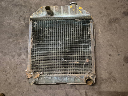Radiator E0NN8005MD15M Ford 335 340 3400 3500 3550 4400 4410 4500 532 535 540 545