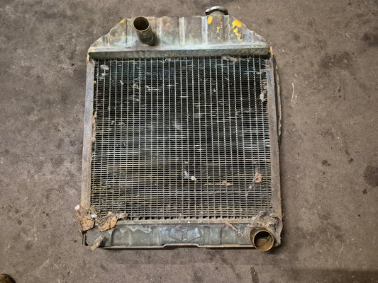 Radiator E0NN8005MD15M Ford 335 340 3400 3500 3550 4400 4410 4500 532 535 540 545