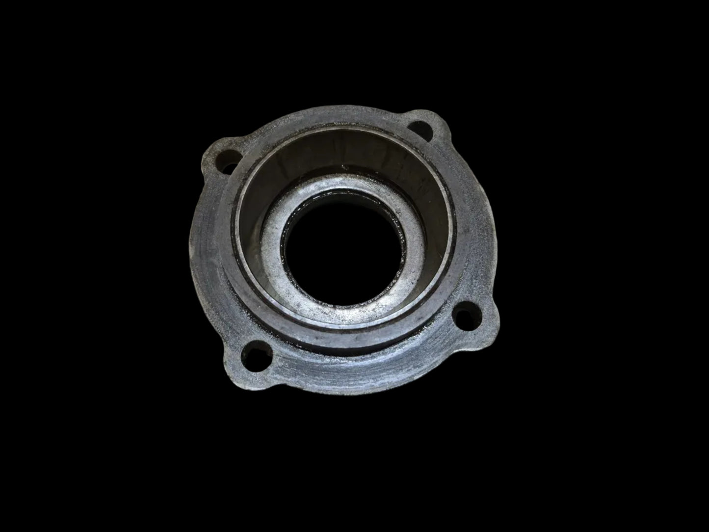 Output Shaft Bearing Housing NCA770884 Ford 1801 1821 1841 340 3400 3500 3550 4140 420 4400 4410 4500 450 455 532 535 540 545 550 555 655