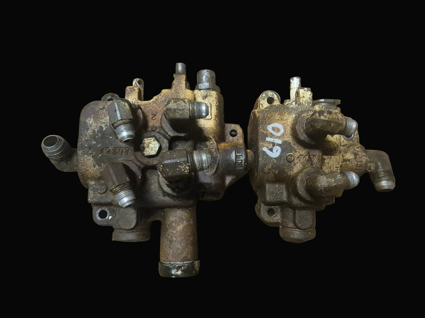 Lift Auxiliary Tilt Hydraulic Valve 6504941 6504942 Bobcat 500 600 610 611