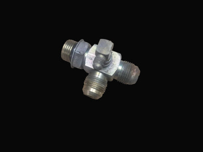 Gear Pump Hose Connector 16K8 Bobcat 763 773 7753 653 751 753