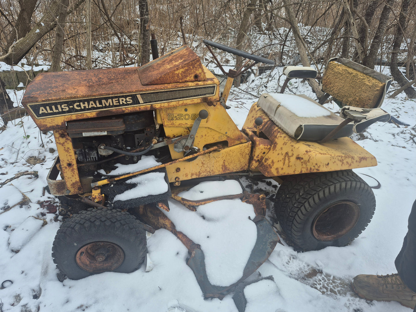 Allis Chalmers B-208 Tractor - Dismantled For Parts