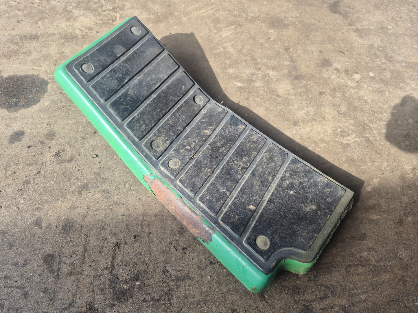 LH Foot Rest M70879 John Deere 265 Tractor