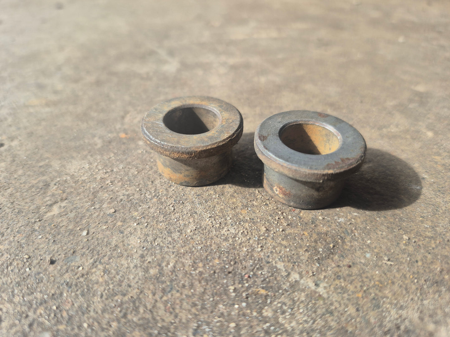 Hood Bracket Bushing M71042 John Deere 265 Tractor