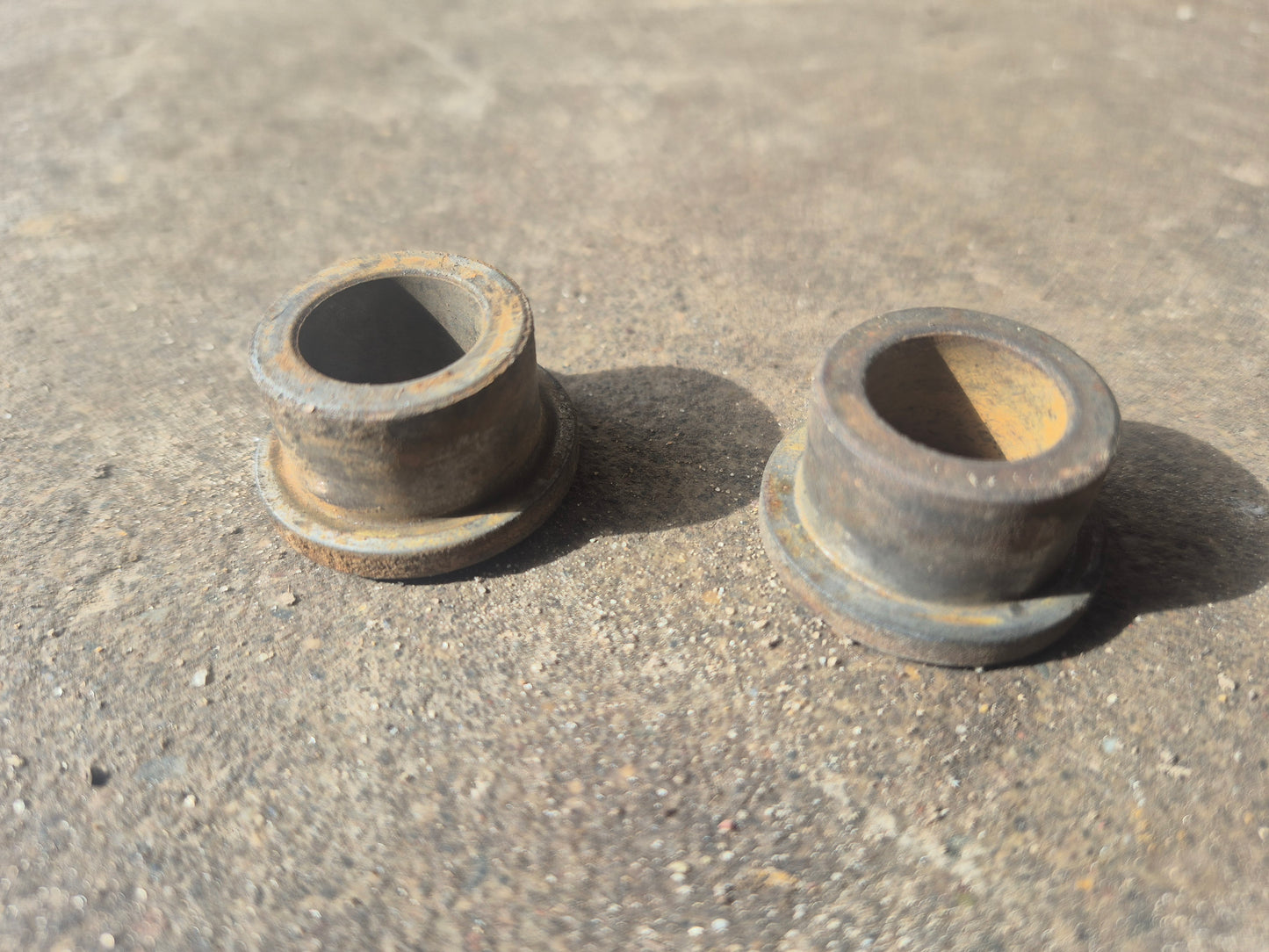 Hood Bracket Bushing M71042 John Deere 265 Tractor