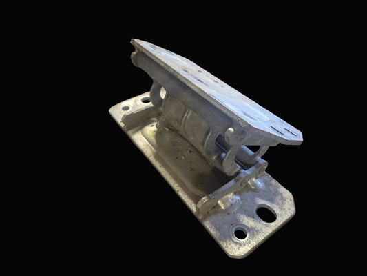 Hood Hinge Assembly 87340129 New Holland T4020 T4030 T4040 T4050 TN60A TN60DA TN60SA TN70A TN70DA TN70SA TN75A TN75DA TN75SA TN85A TN85DA TN85SA TN95A TN95DA