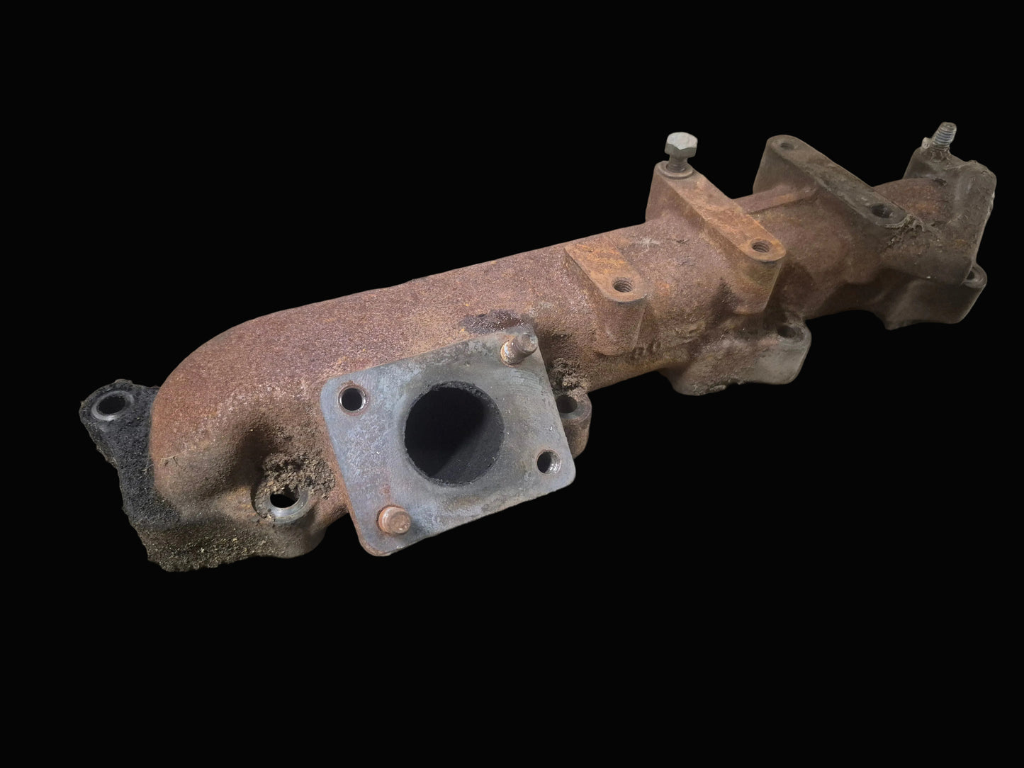 Exhaust Manifold 504202849 New Holland C185 C227 L180 L223 T4.65 V T4.75 F/V T4.85F/V T4020 V T4030 F/N/V T4040F T4040N T4040V TD4040F TD5010 TD5020 TD5030 TK4020F TK4030V W50BTC W60BTC W70BTC WORKMASTER 75 45 55 65