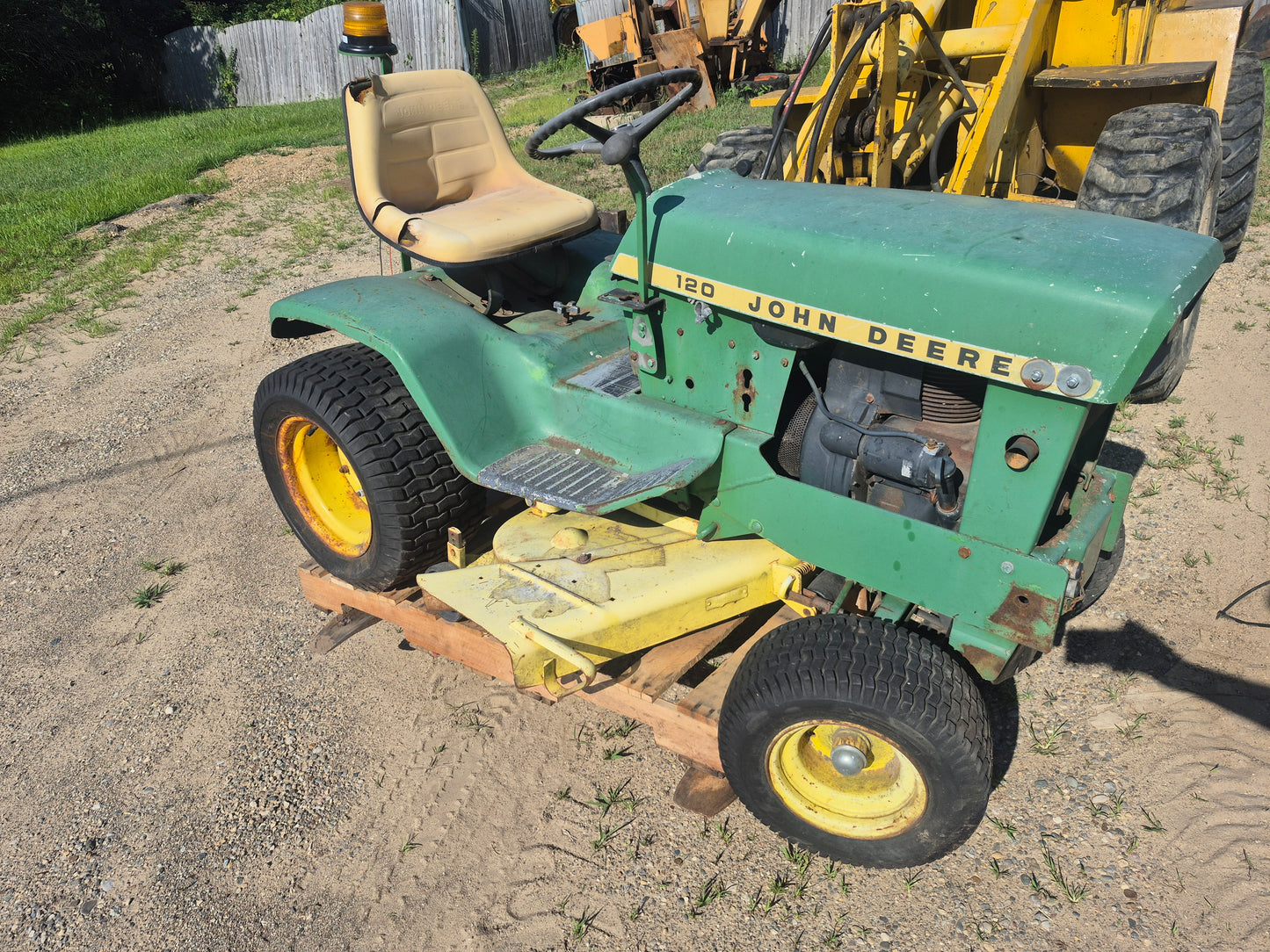 John Deere 120 Garden Tractor - Dismantled For Parts